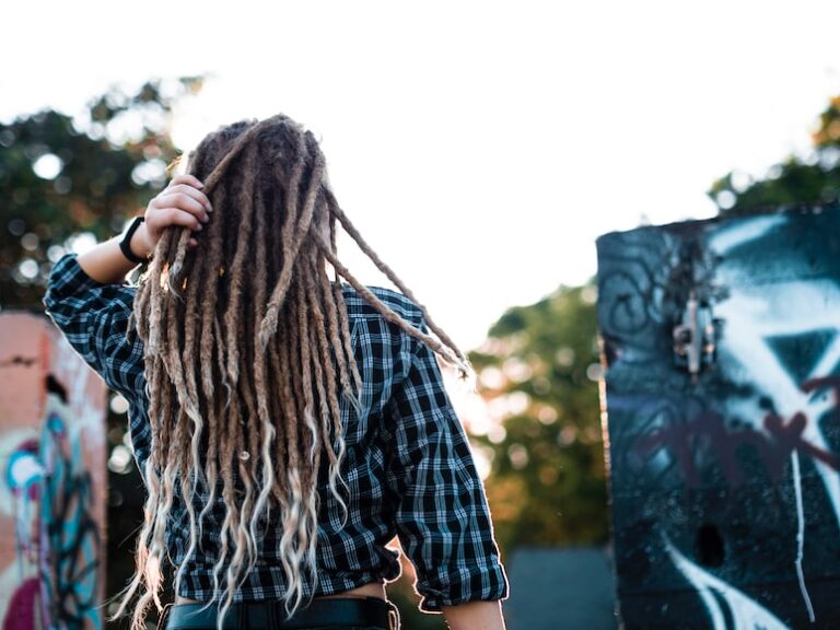 Synthetic Vs Wool Dreads: Detailed Comparison, Pros, and Cons